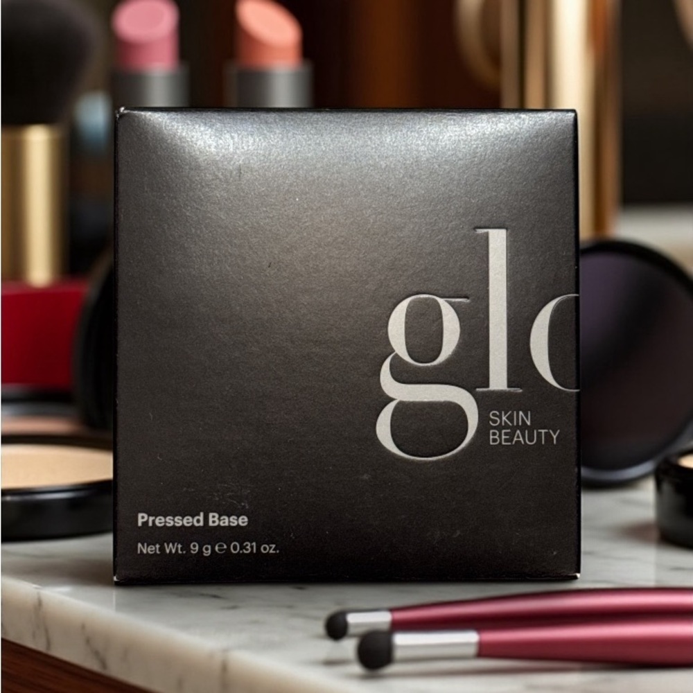 Pressed Base Foundation Honey Light NIB Glo Skin Beauty